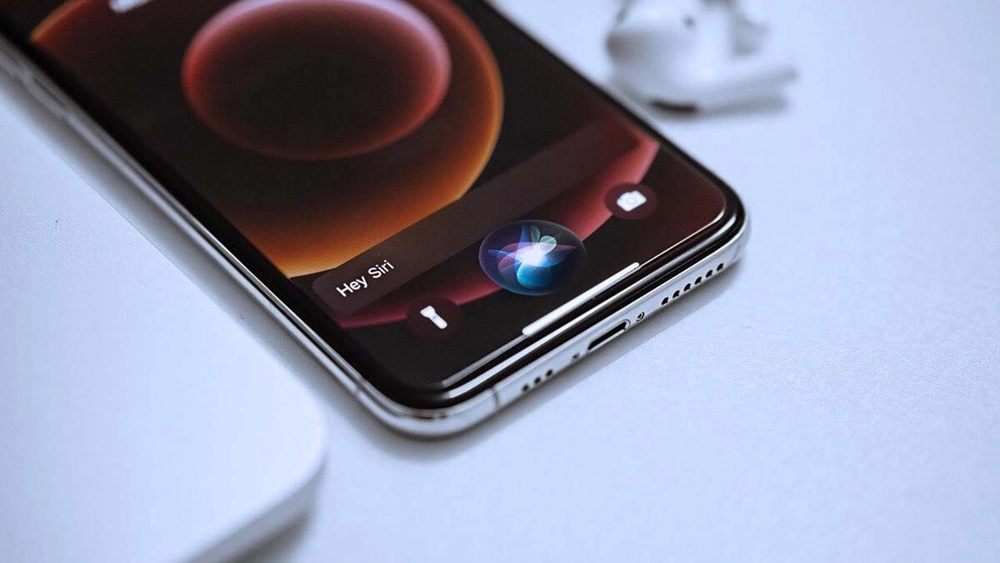 Apple để lộ kế hoạch Siri AI dài hạn từ iOS 26.4 đến iOS 28