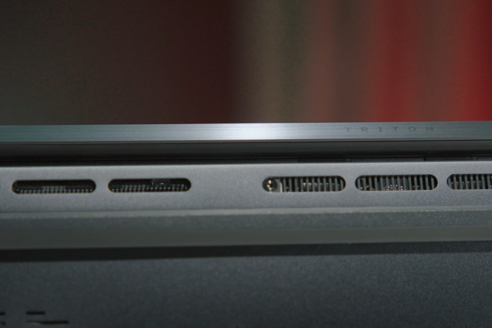 đánh giá Acer Predator Triton 14 AI 2025