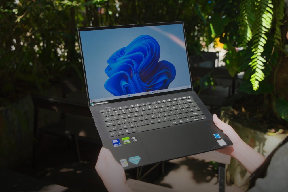 đánh giá Acer Predator Triton 14 AI 2025