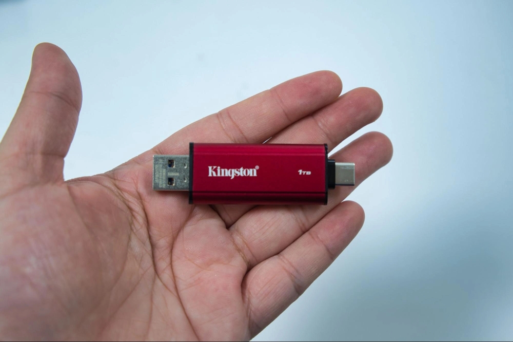 đánh giá Kingston Dual Portable SSD
