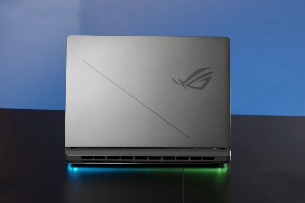 đánh giá ROG Strix G16 2025