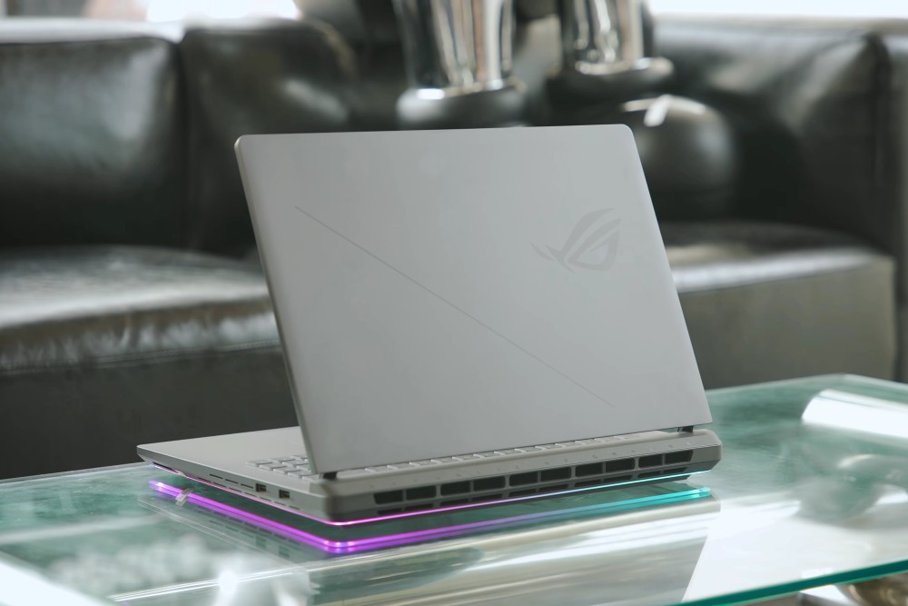 đánh giá ROG Strix G16 2025