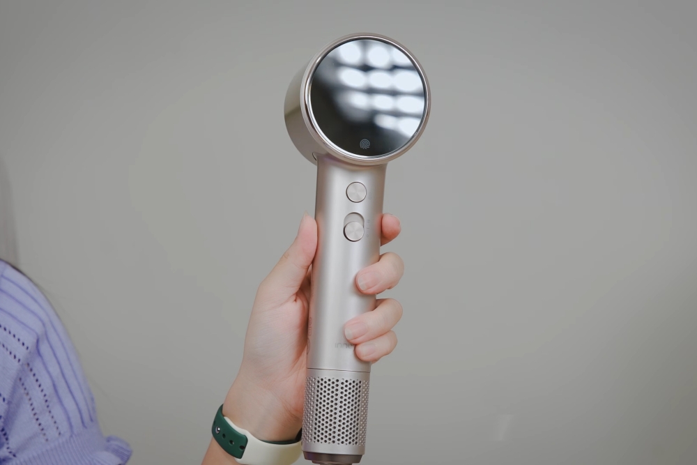 đánh giá máy sấy tóc Innoyo Plasma AI