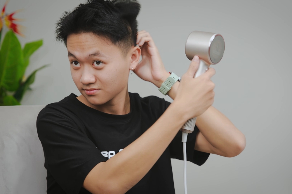 Trải nghiệm sấy tóc bằng AI với máy sấy tóc Innoyo Plasma AI