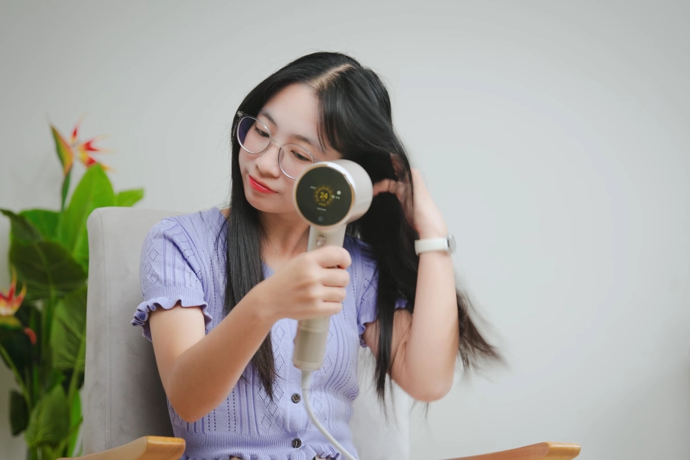 đánh giá máy sấy tóc Innoyo Plasma AI