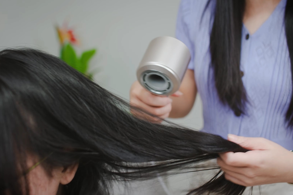 đánh giá máy sấy tóc Innoyo Plasma AI