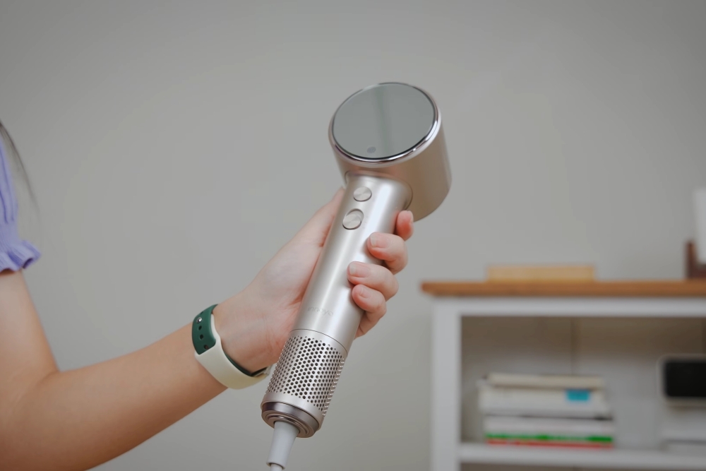 đánh giá máy sấy tóc Innoyo Plasma AI