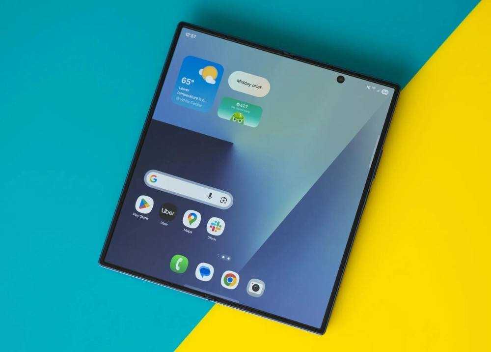 Galaxy Wide Fold lộ diện, so găng với iPhone Gập