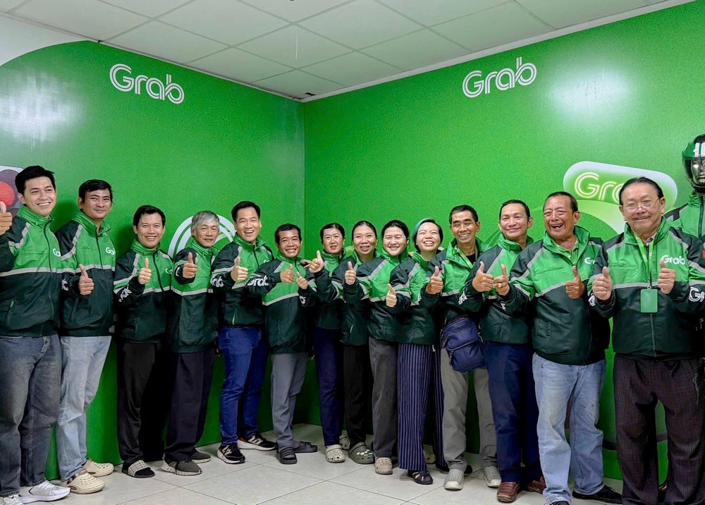 Grab tặng đồng phục mới cho 40.000 tài xế