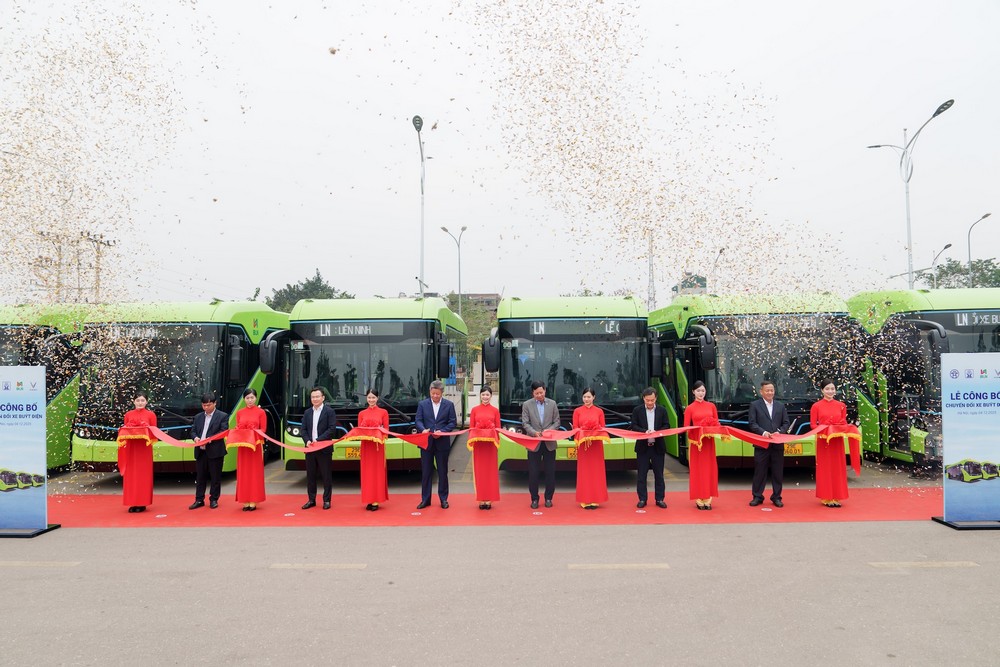 Liên Ninh chuyển đổi hoàn toàn sang xe buýt điện VinFast