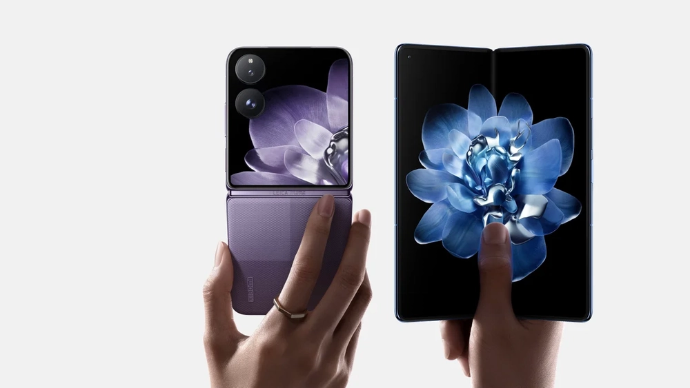 Xiaomi MIX Trifold: "Tân binh" gập ba đối đầu Samsung