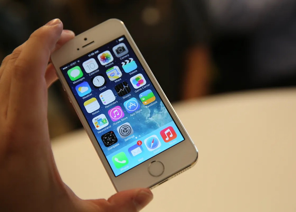 iPhone 12 năm tuổi vẫn được cập nhật iOS