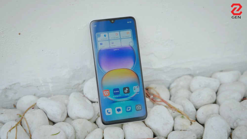 đánh giá nubia V80 Design & V80 Max