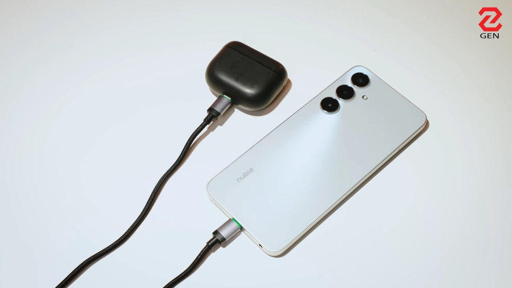 đánh giá nubia V80 Design & V80 Max