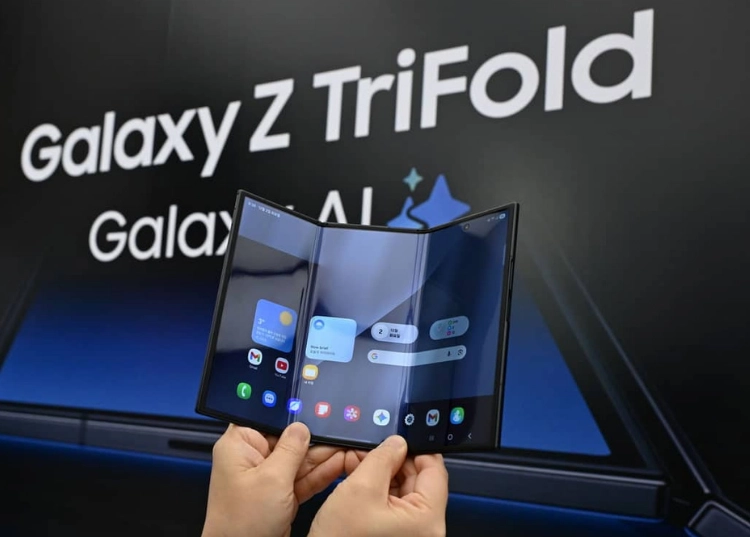Galaxy Z TriFold "cháy hàng" sau 1 phút mở bán!