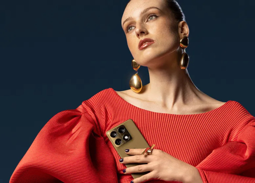 Motorola Signature ra mắt với độ mỏng 6.99mm, camera 50MP