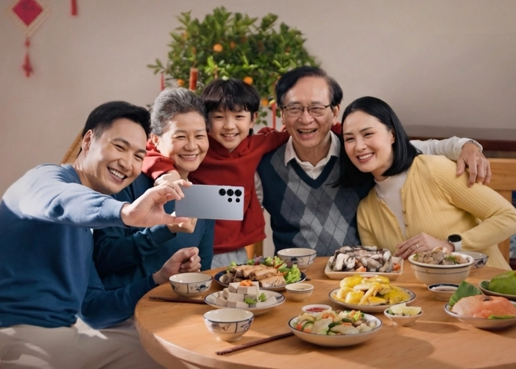 Tết này, đừng cất điện thoại để "kết nối", hãy dùng nó để "thấu hiểu": Khi Gemini AI tái hiện “điều cũ”