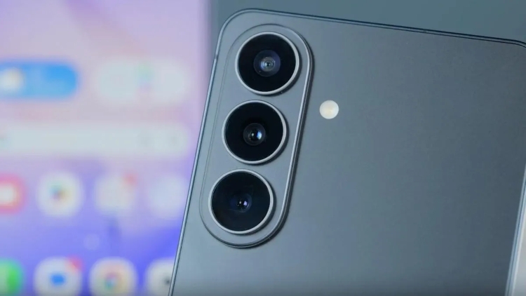 Samsung ra mắt Galaxy S26+