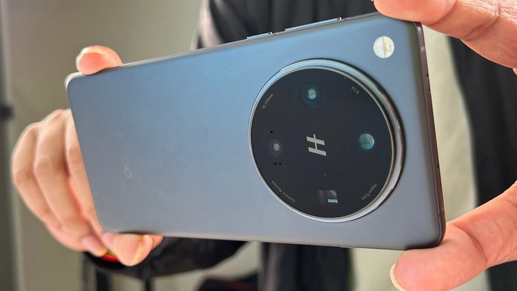 Đừng mua máy vội, 5 "quái vật" Android này sắp ra mắt