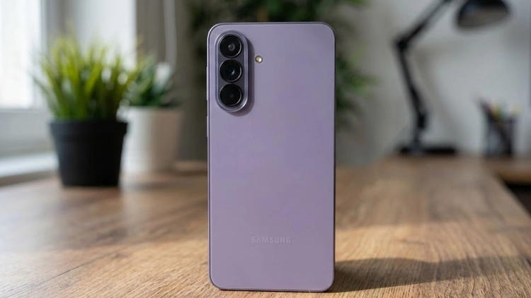 Đừng mua máy vội, 5 "quái vật" Android này sắp ra mắt