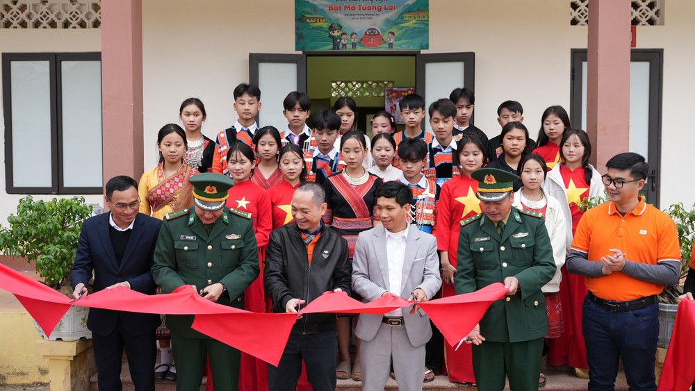 FPT Shop chung tay mang công nghệ đến học sinh Sơn La