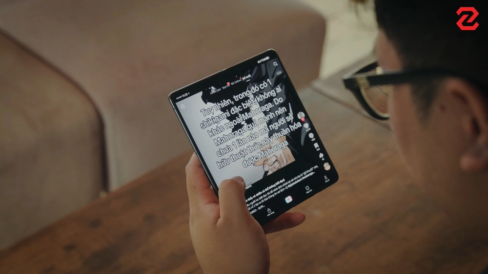 HUAWEI Mate X7: Vua gập trở lại, Google 'phà phà', giá 55 củ