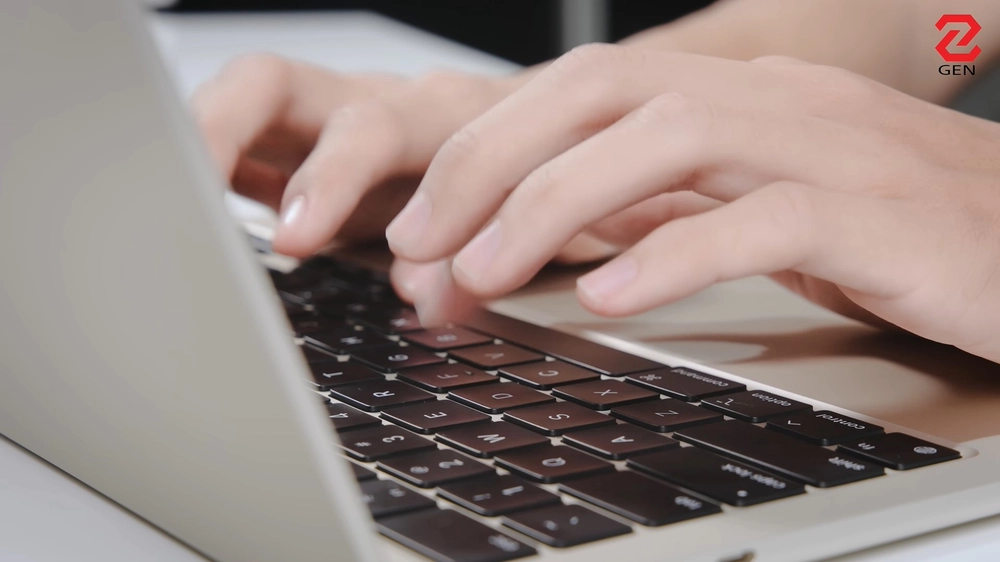 MacBook Air M2 giá 17 triệu: Món hời hay máy hết thời?