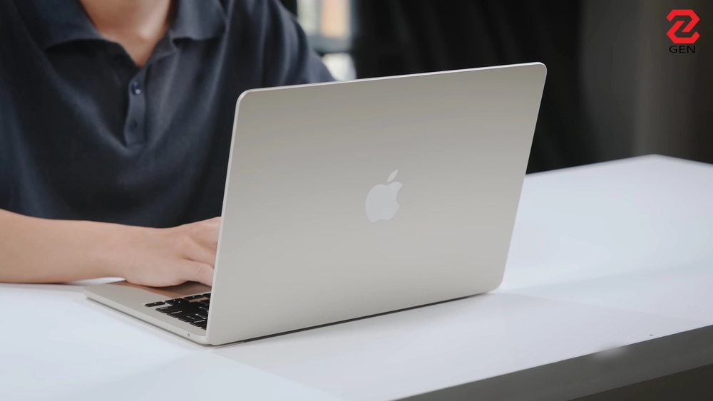 MacBook Air M2 giá 17 triệu: Món hời hay máy hết thời?