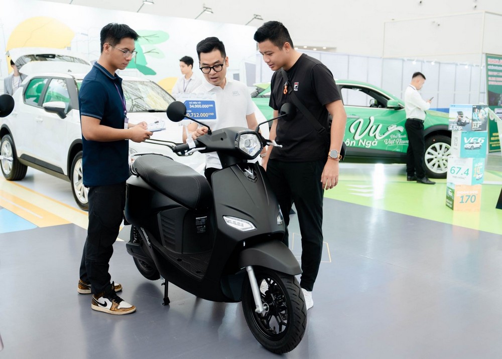 Vero X ghi điểm với thiết kế đẹp, đi cả tuần không sạc