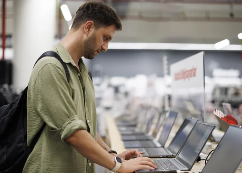 Hạn chế lớn đối với thiết kế laptop hiện đại