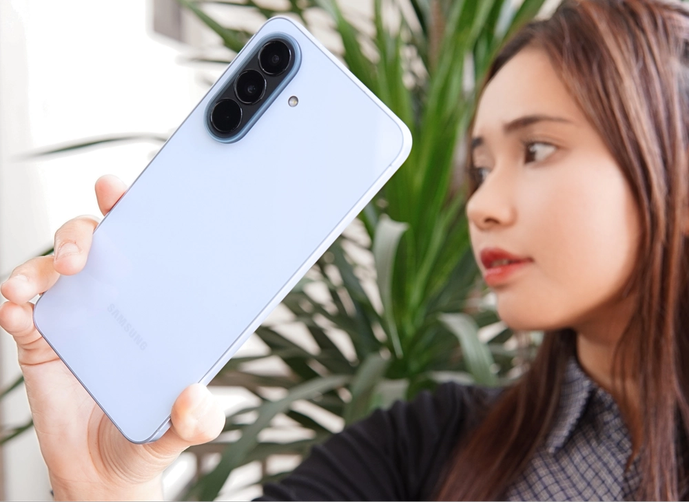 Mục sở thị độ mỏng của Galaxy A57 5G | A37 5G: "Đỉnh lưu" điện thoại dành cho giới trẻ đã xuất hiện!