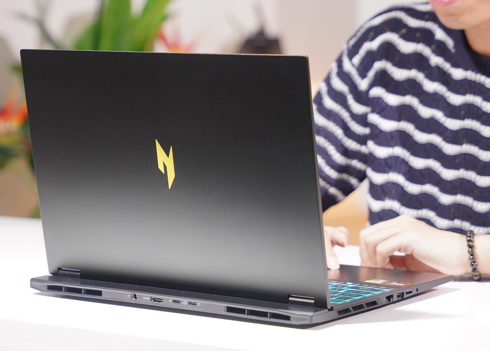 Acer Nitro ProPanel (AN16S-61): Tổ hợp laptop gaming mỏng, mạnh, mướt mắt!