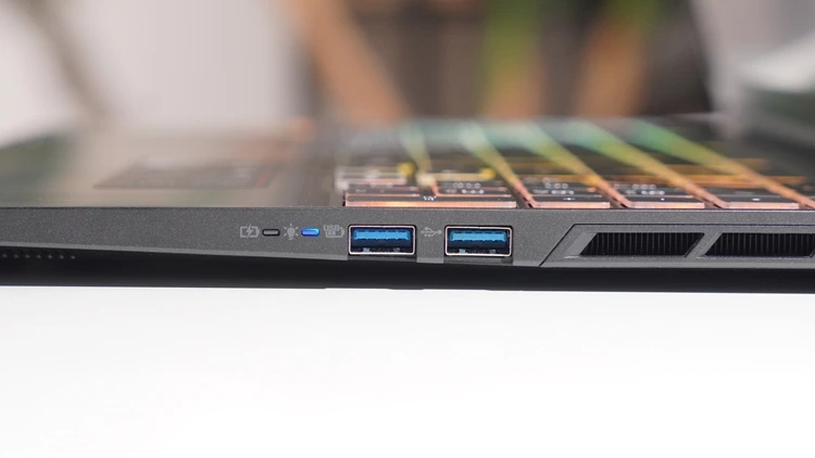 Acer Nitro ProPanel (AN16S-61): Tổ hợp laptop gaming