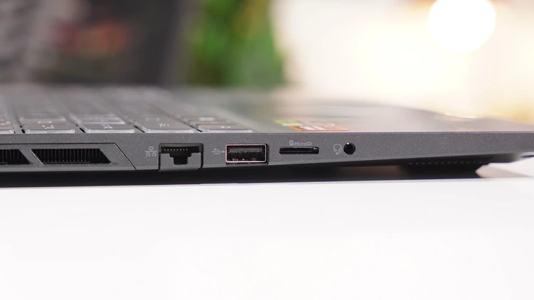 Acer Nitro ProPanel (AN16S-61): Tổ hợp laptop gaming