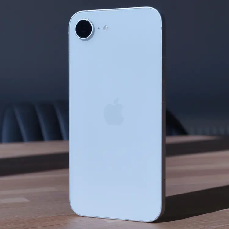 Apple ngừng bán 14 sản phẩm từ tháng 3