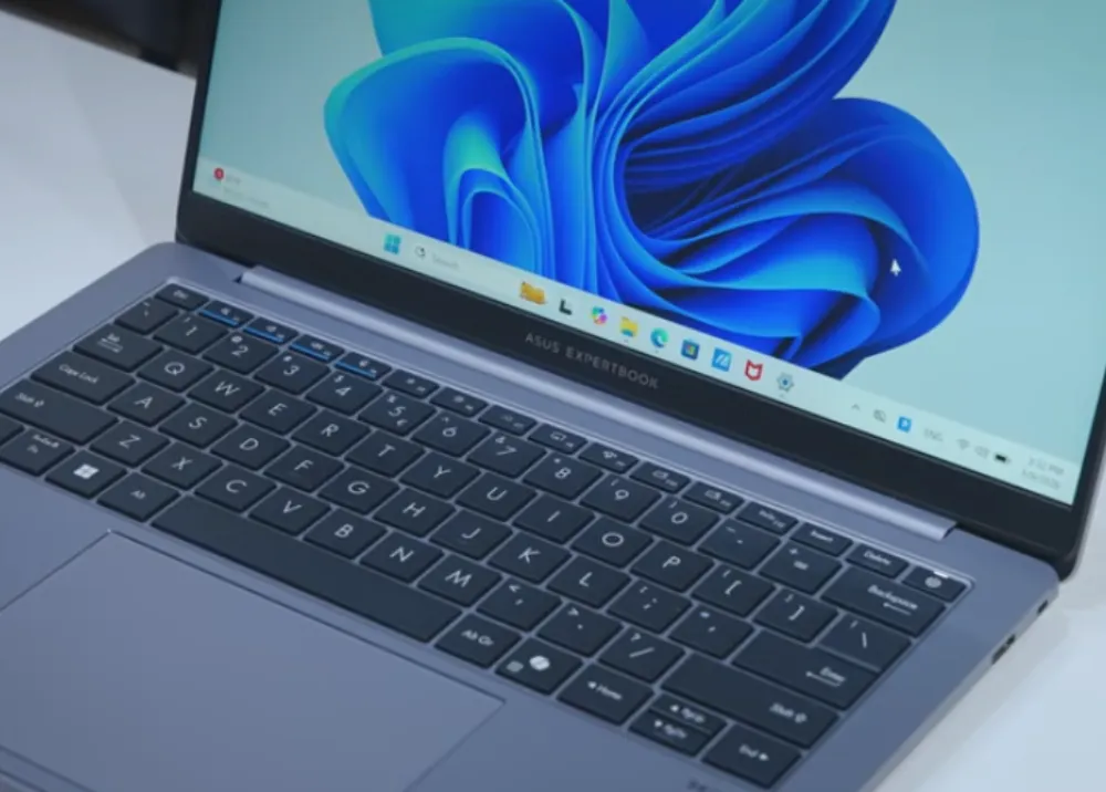 ASUS ExpertBook P5: Laptop doanh nghiệp bền bỉ, AI xịn