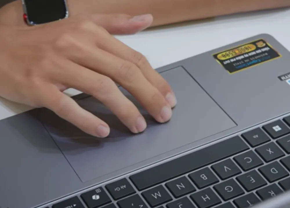 ASUS ExpertBook P5: Laptop doanh nghiệp bền bỉ, AI xịn