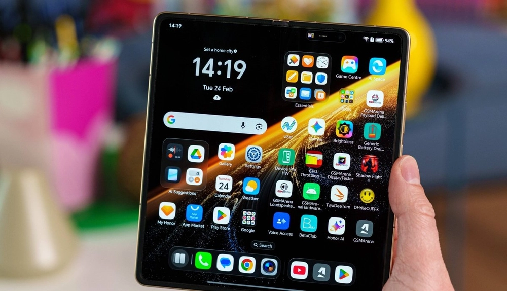 Điện thoại gập "bất tử" HONOR Magic V6: Chấp cả nước sôi?