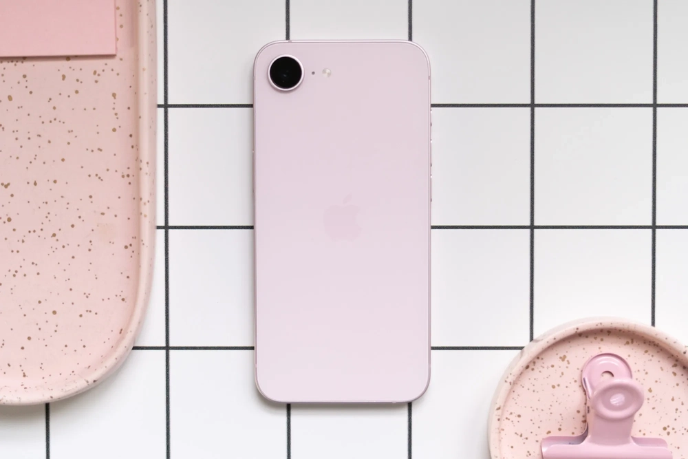 iPhone 17e và iPhone 16e: Apple "sửa sai" hay lại bài cũ?