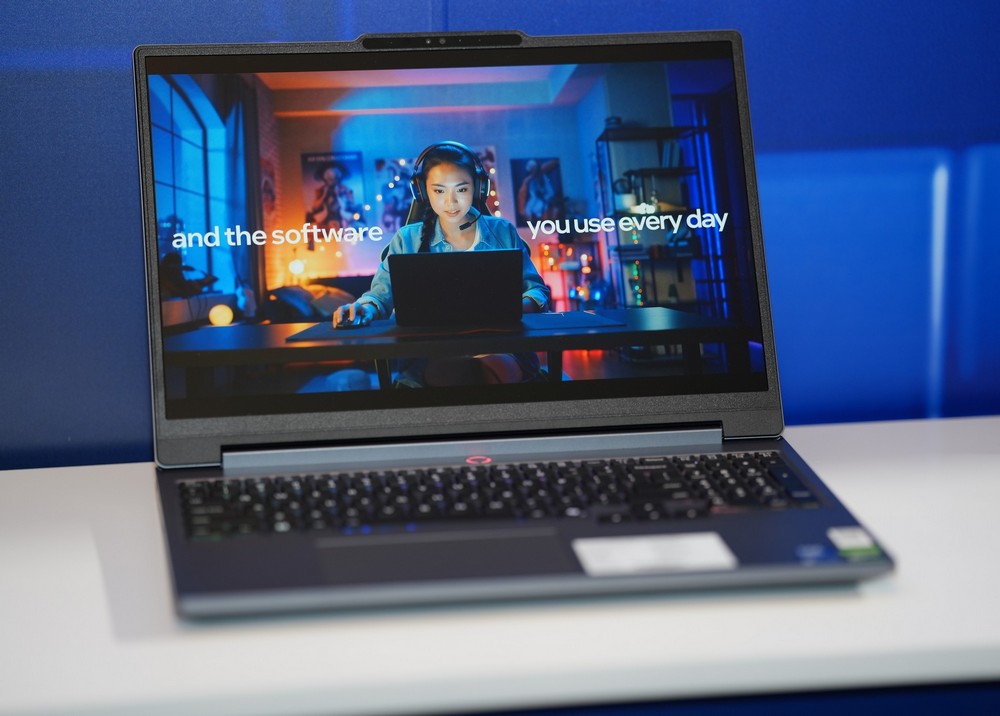 Laptop AI Panther Lake chính thức đến Việt Nam