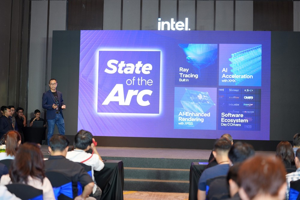 Laptop AI Panther Lake chính thức đến Việt Nam