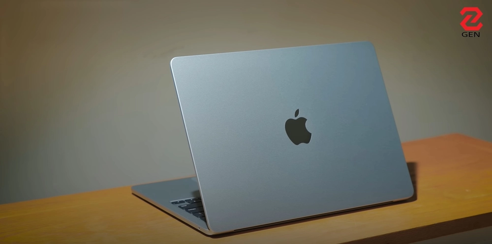 MacBook Air M4 chạm đáy: Săn sale 22 triệu có đáng mua?