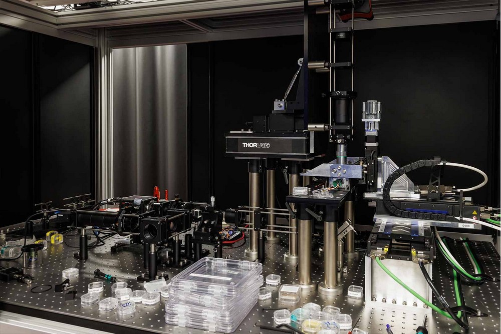 Microsoft phát triển phương pháp lưu dữ liệu 10.000 năm