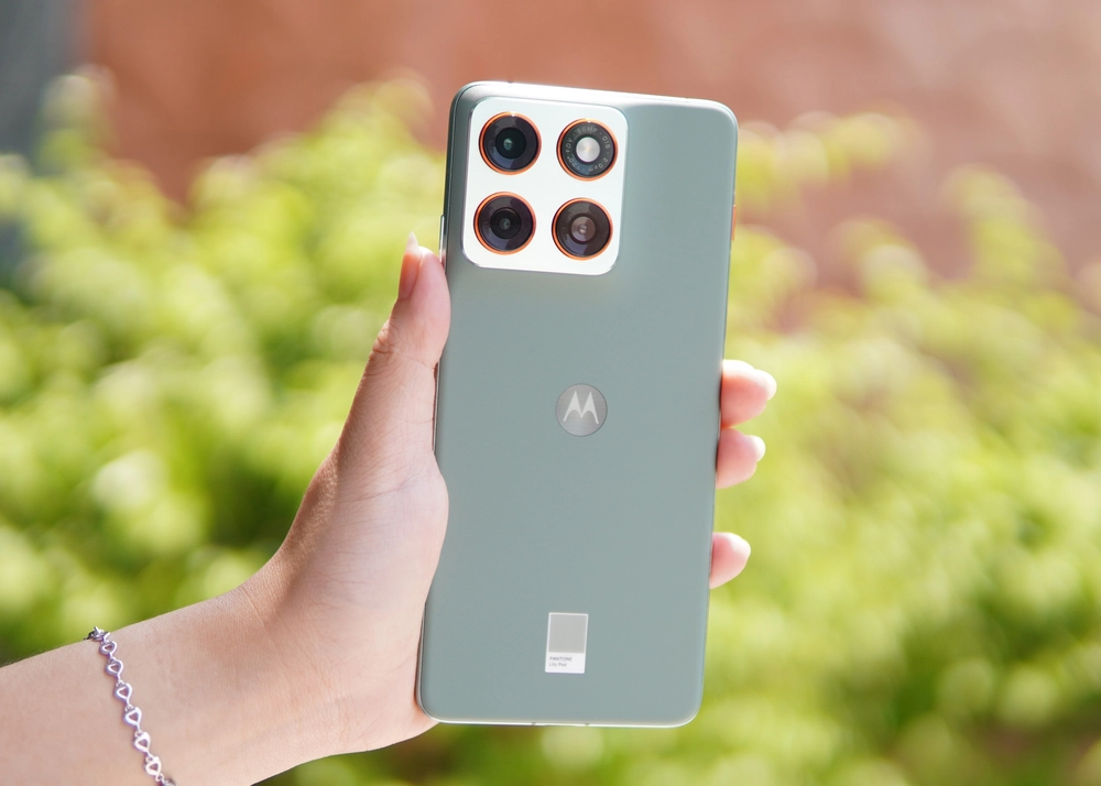 motorola edge 70: Cú tát vào lời nguyền "mong manh dễ vỡ"