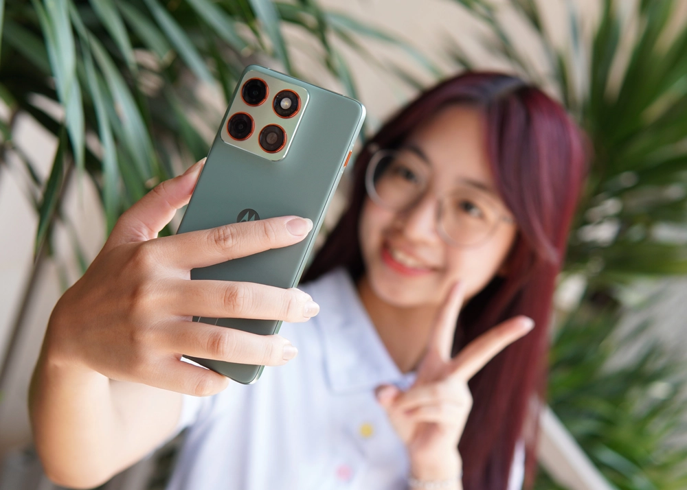 motorola edge 70: Cú tát vào lời nguyền "mong manh dễ vỡ"