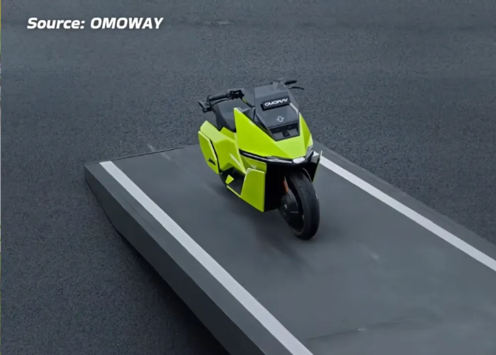 OMOWAY OMO X trình làng: Xe điện “biết nghĩ” như robot