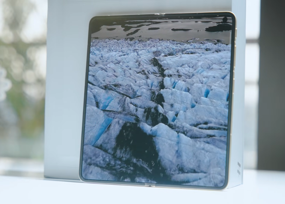 OPPO Find N6: Ẵm trọn spotlight màn gập nửa đầu 2026