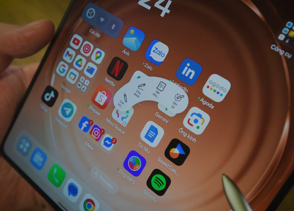 OPPO Find N6: Ẵm trọn spotlight màn gập nửa đầu 2026