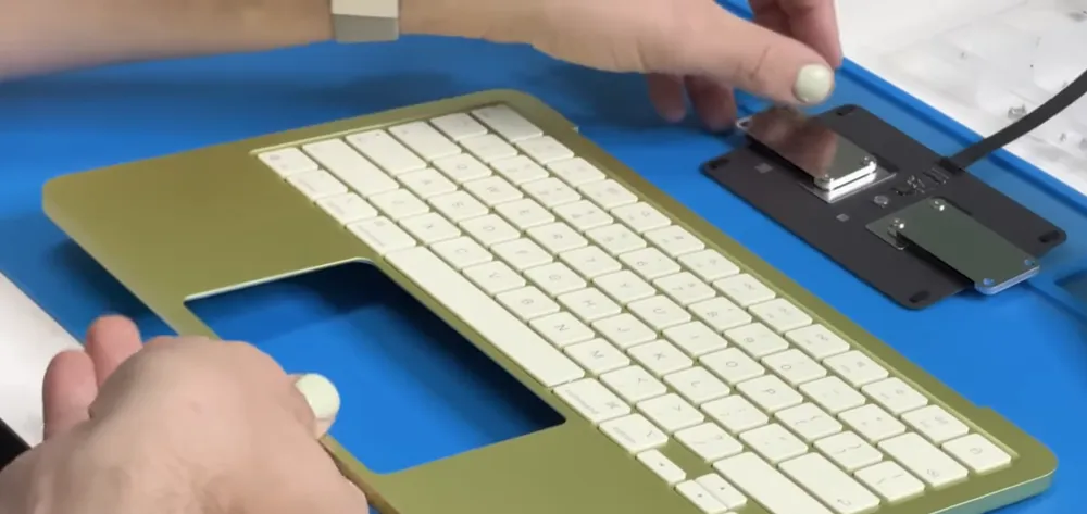 Teardowm MacBook Neo: Thiết kế pin mới gây bất ngờ