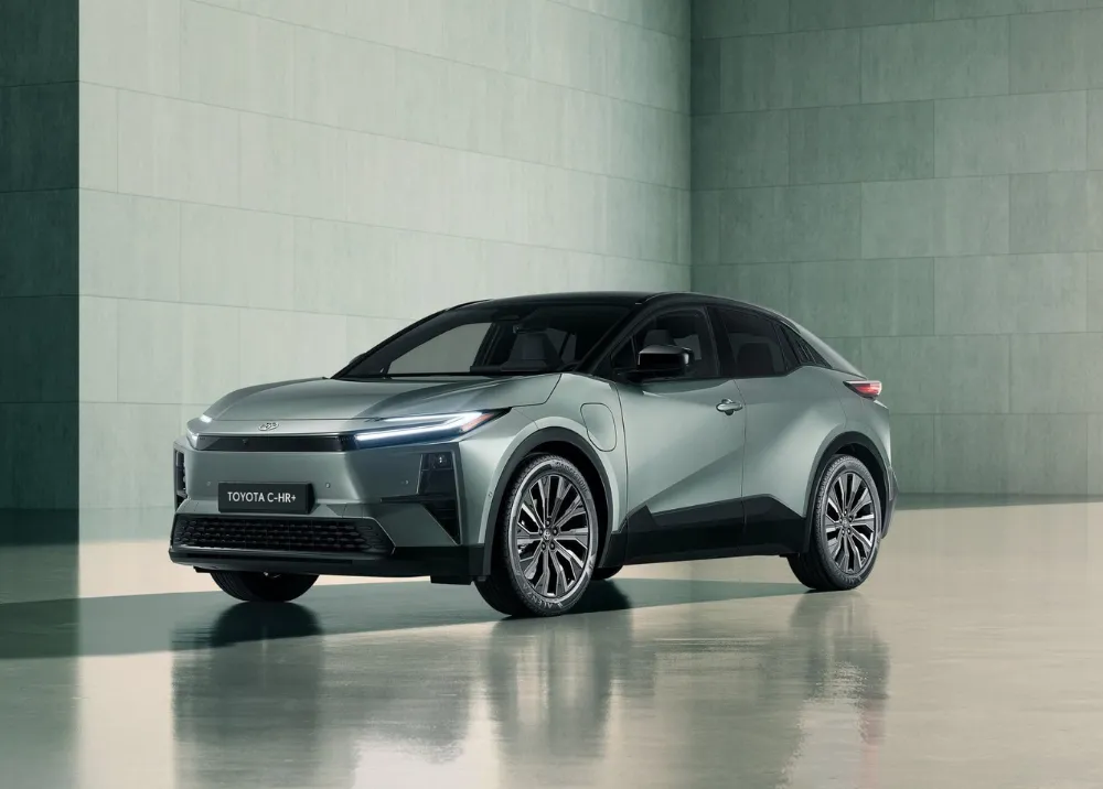 Toyota C-HR+ lộ diện: Quân bài EV giúp Toyota “lật kèo”